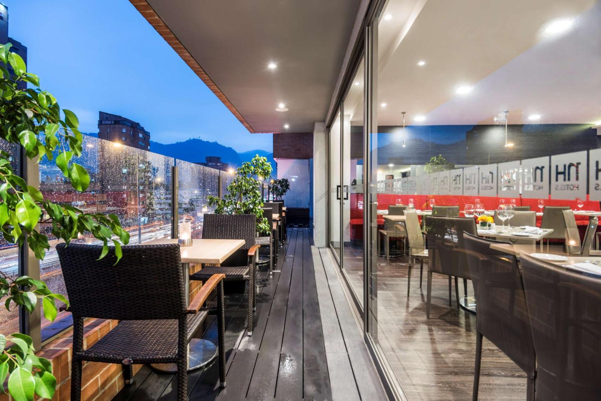 NH Bogota Urban 26 Royal Hotel Bagian luar foto