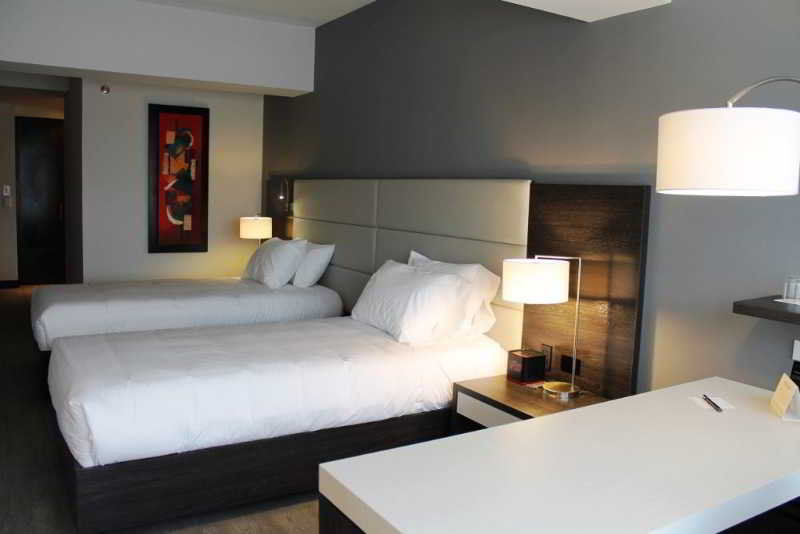 NH Bogota Urban 26 Royal Hotel Bagian luar foto