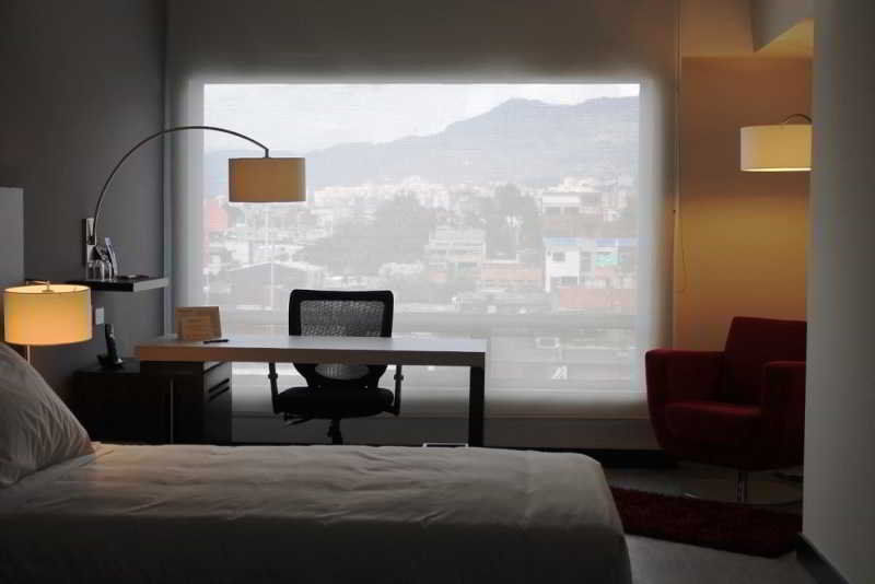 NH Bogota Urban 26 Royal Hotel Bagian luar foto