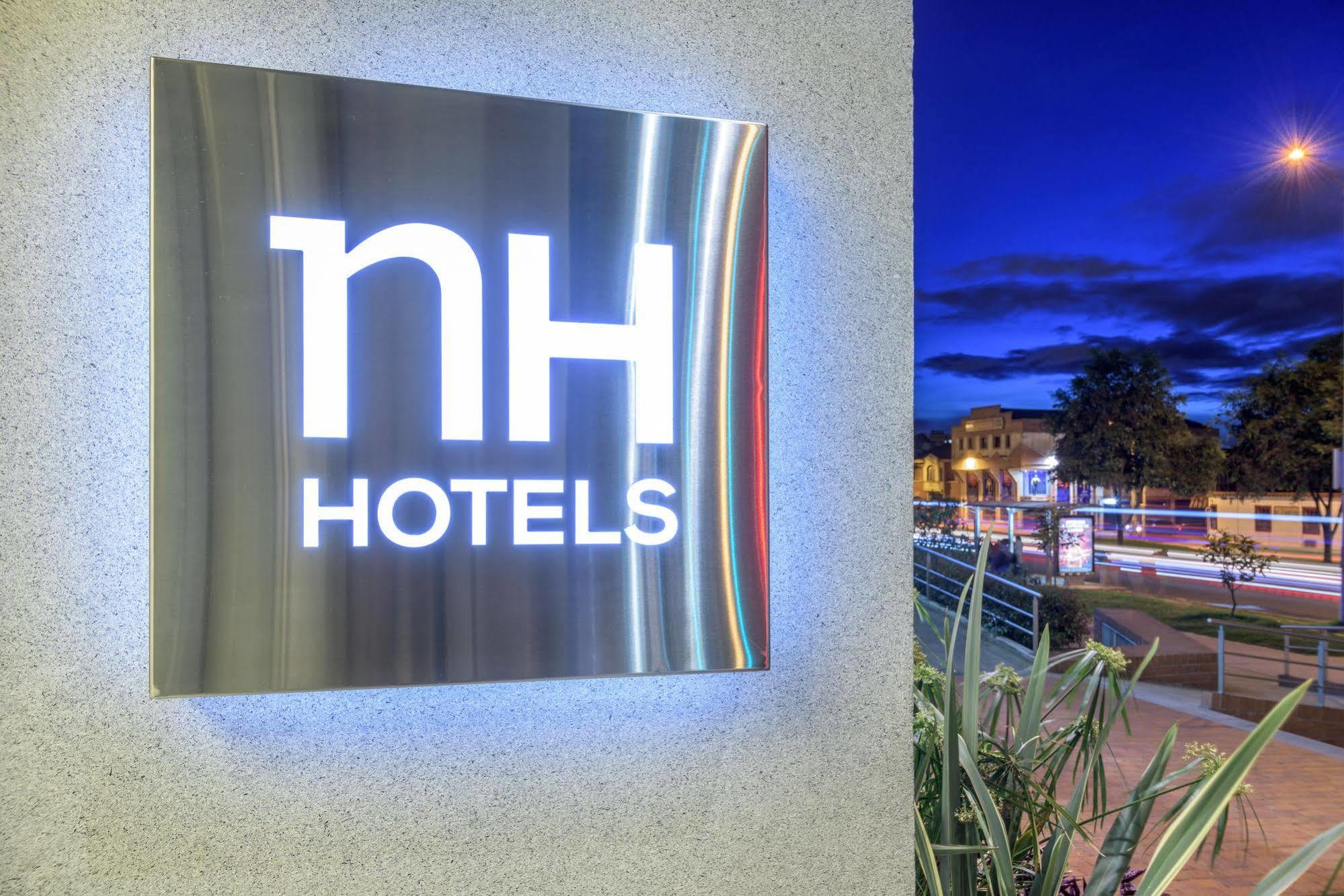 NH Bogota Urban 26 Royal Hotel Bagian luar foto