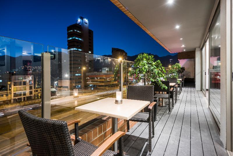 NH Bogota Urban 26 Royal Hotel Bagian luar foto